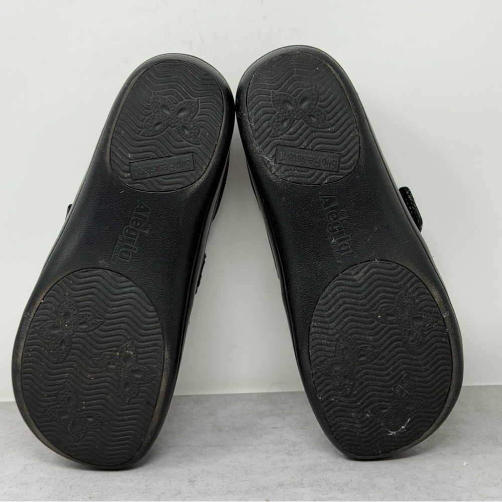 Alegria Black Leather Khloe Professional Clog with Silver Buckle EU37/US7 - Picture 9 of 11